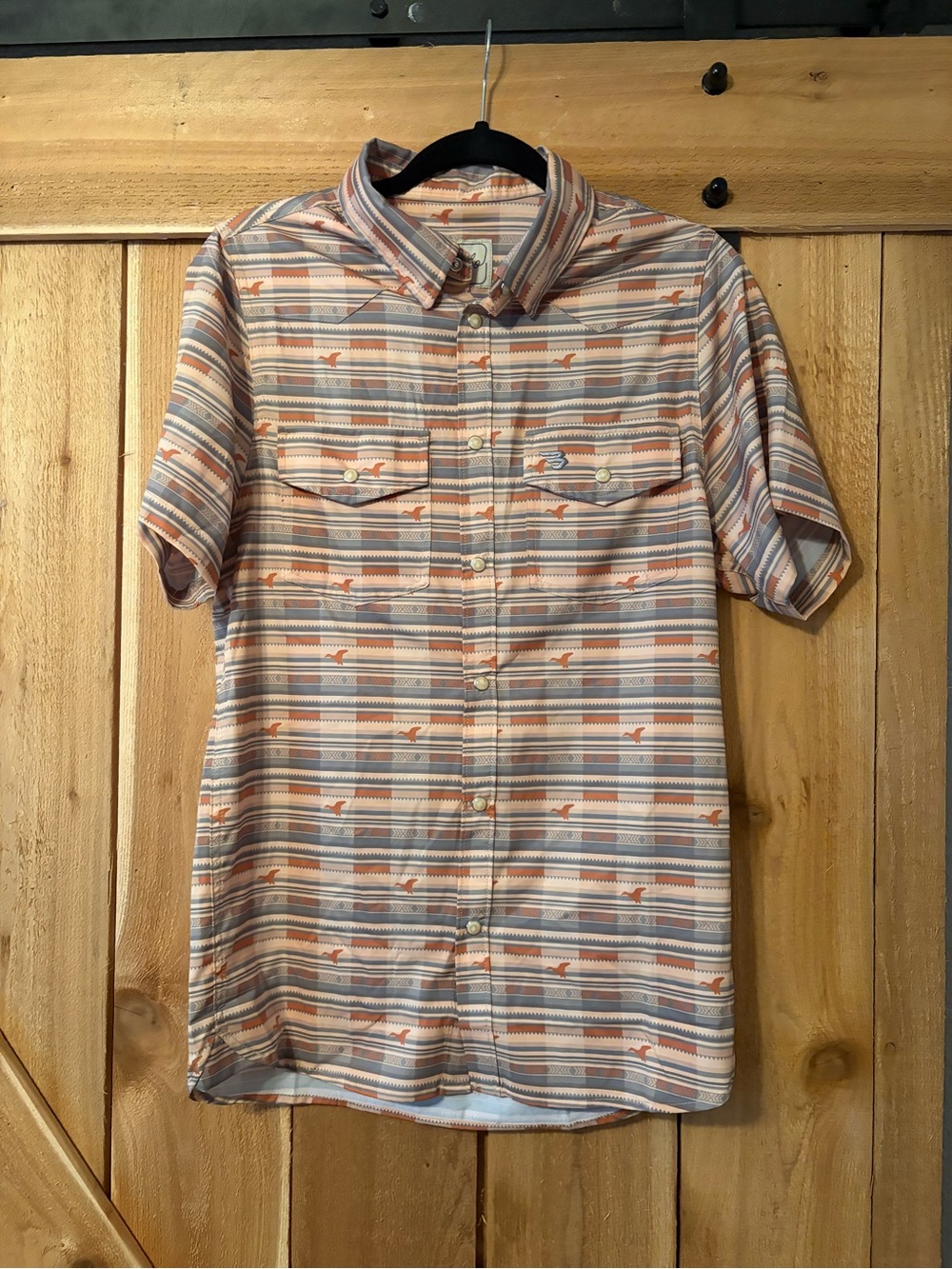 BURLEBO Striped Short-Sleeve Button-Down Shirt in Beige and Orange